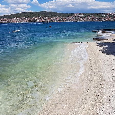 Apartment Tihana Trogir Buitenkant foto
