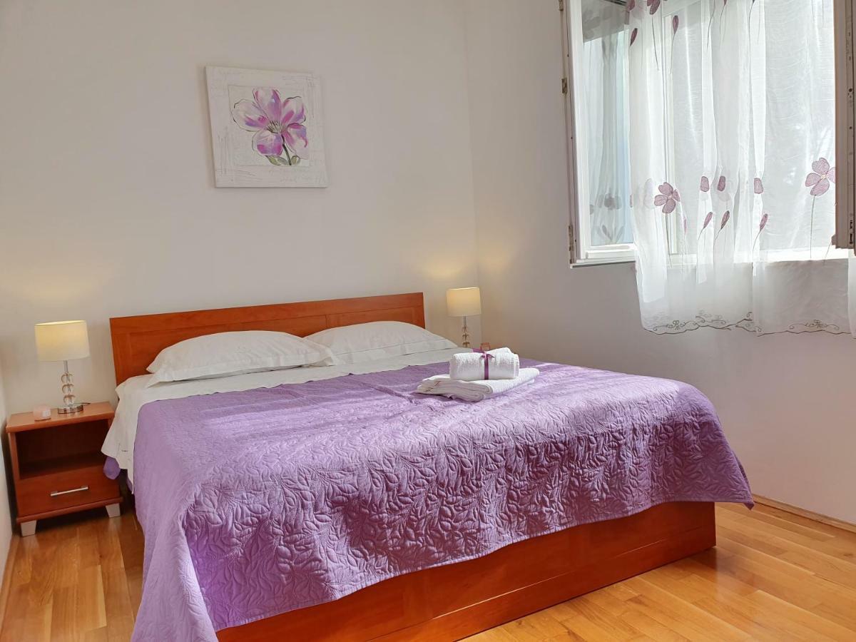 Apartment Tihana Trogir Buitenkant foto