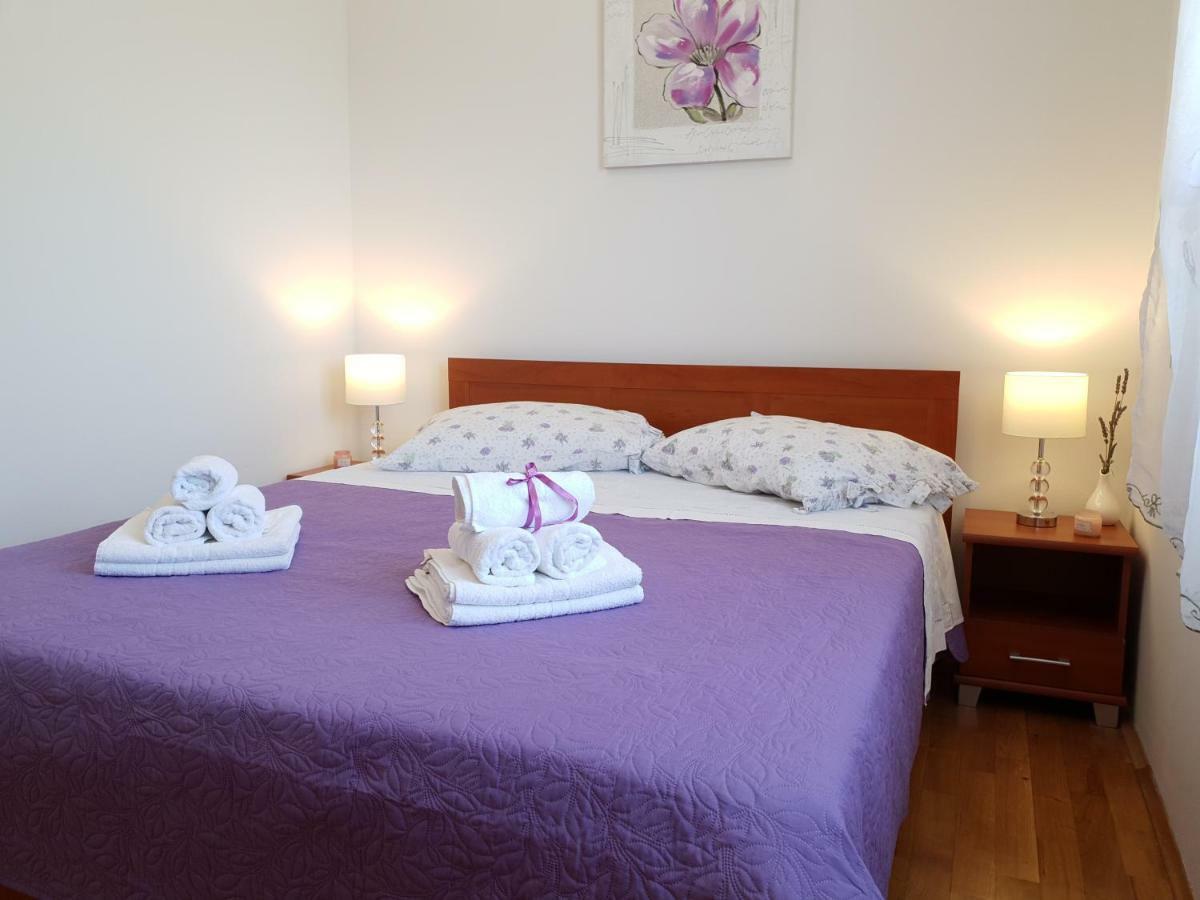 Apartment Tihana Trogir Buitenkant foto