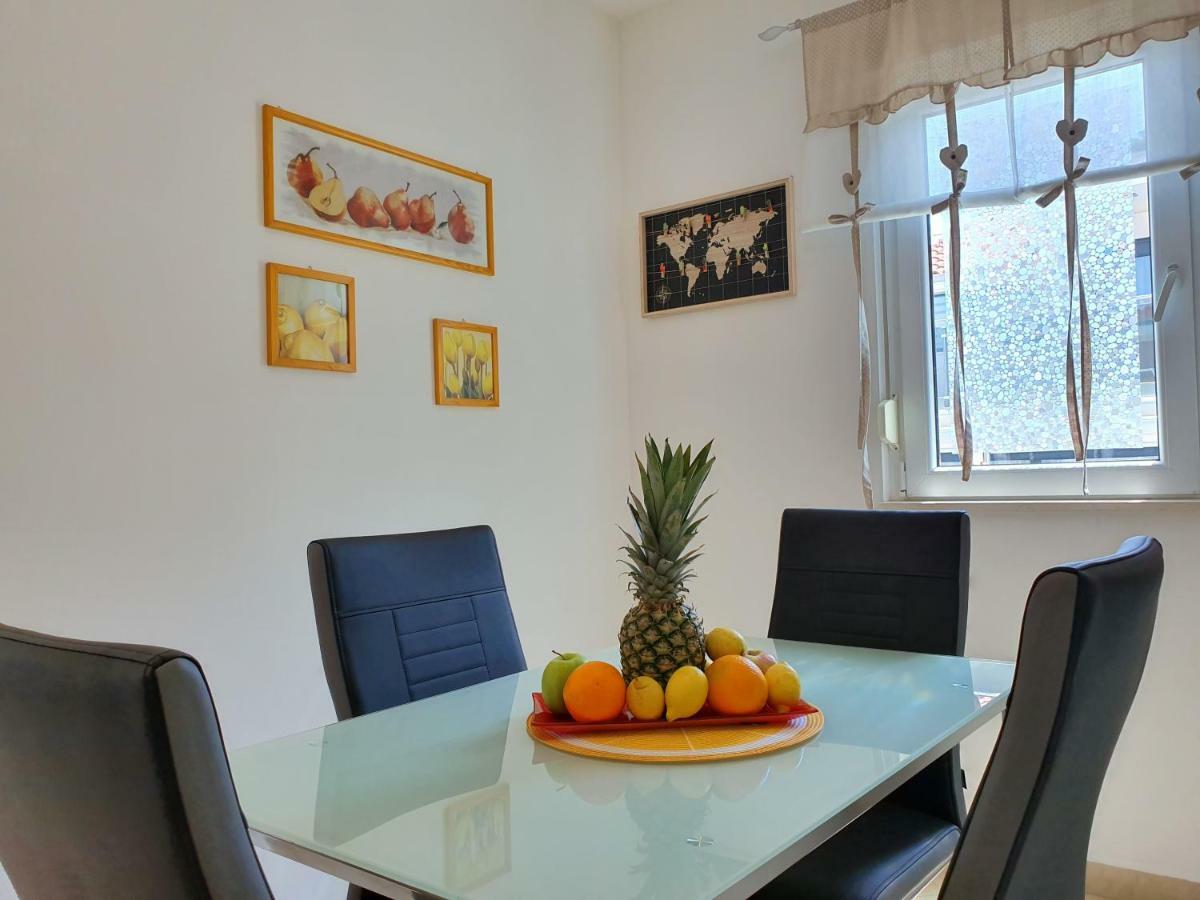 Apartment Tihana Trogir Buitenkant foto