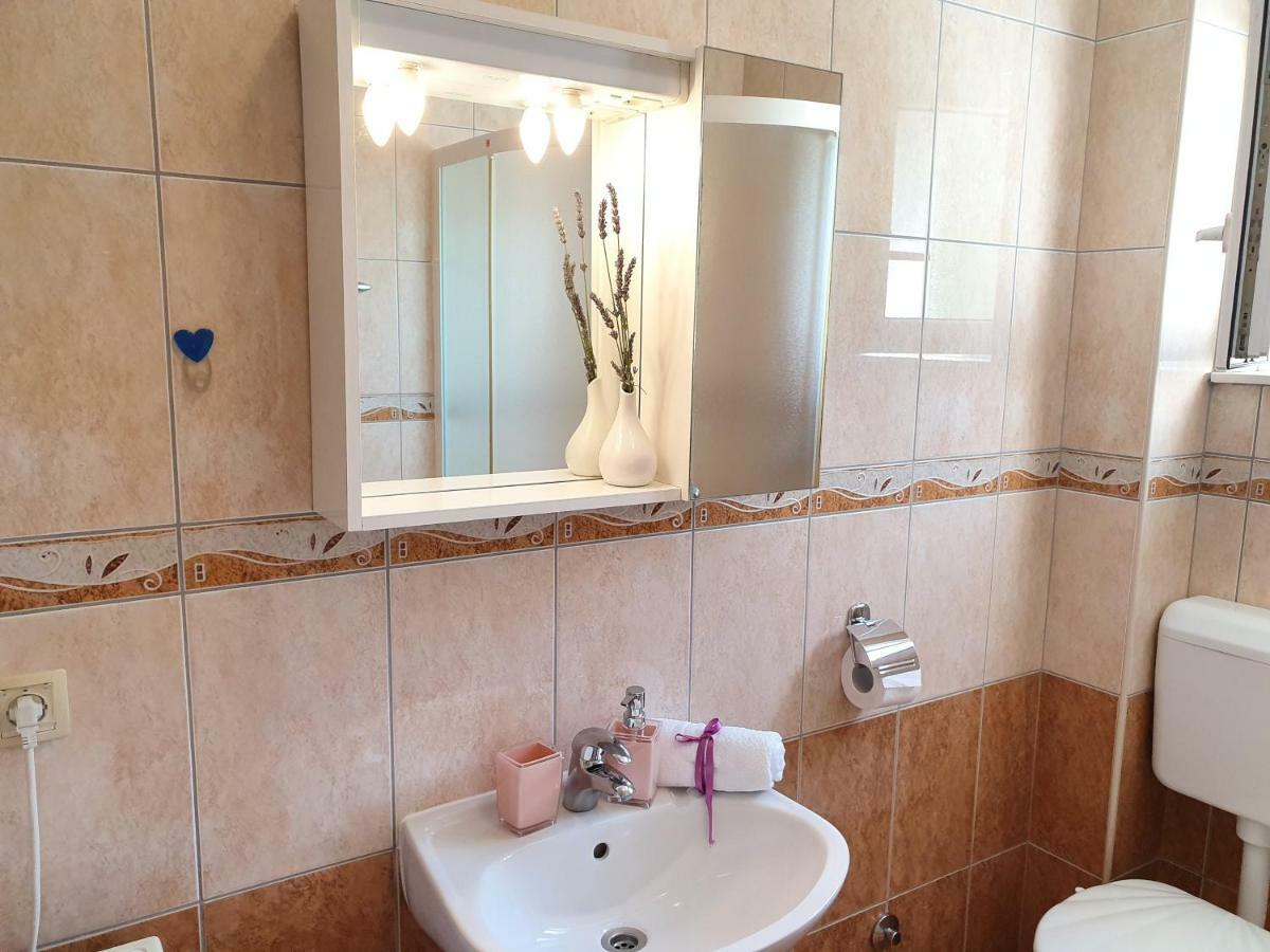 Apartment Tihana Trogir Buitenkant foto