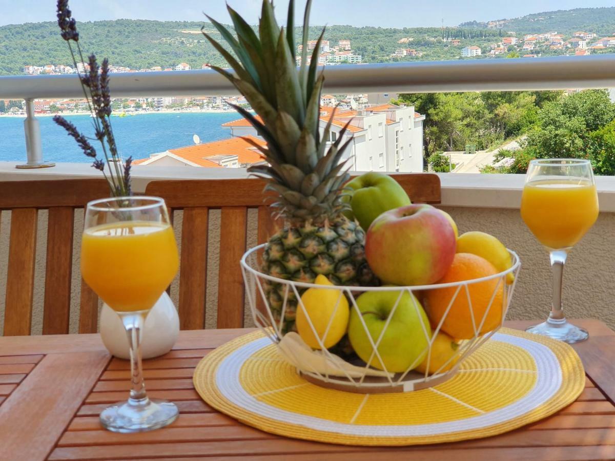 Apartment Tihana Trogir Buitenkant foto