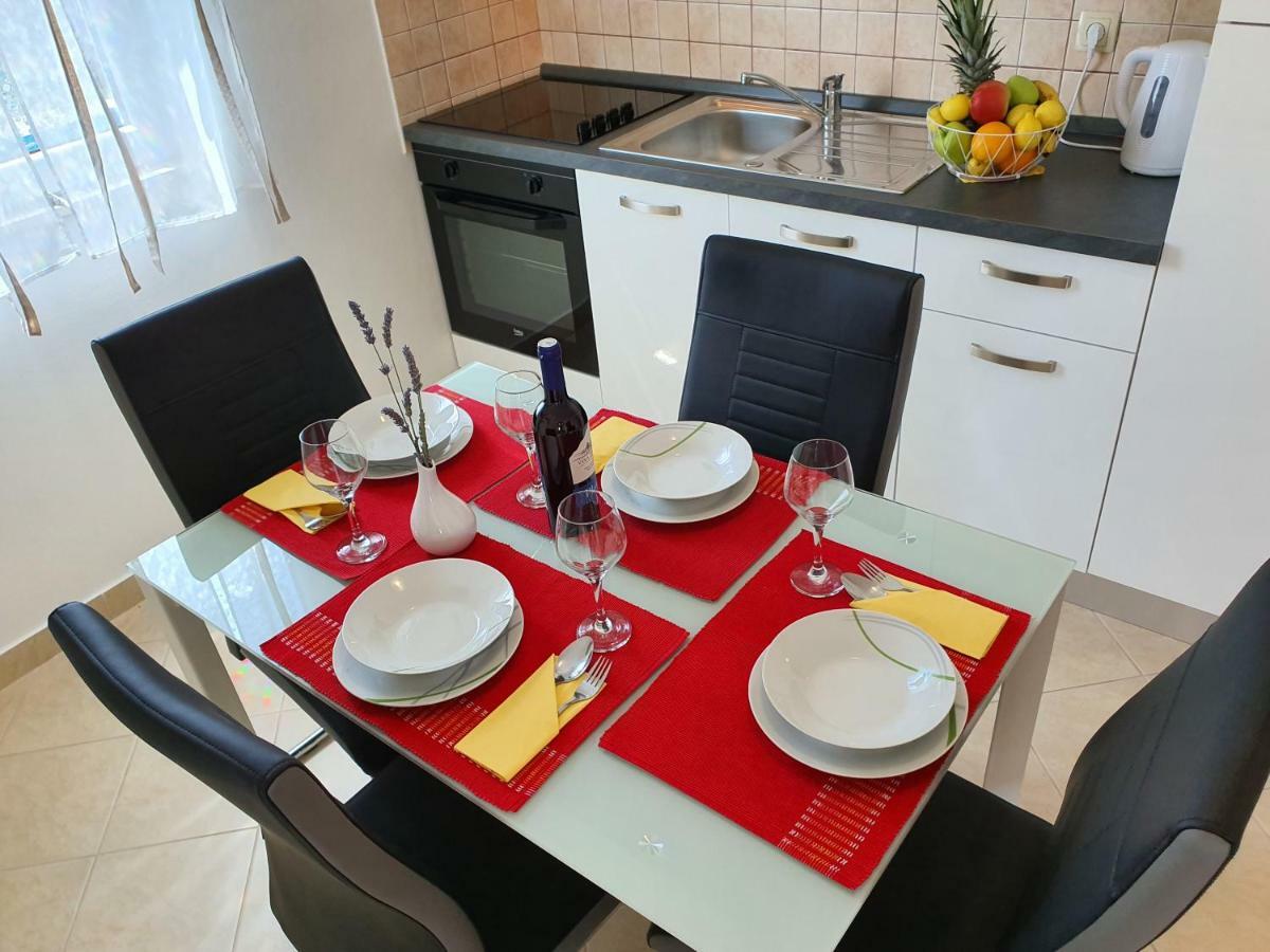 Apartment Tihana Trogir Buitenkant foto