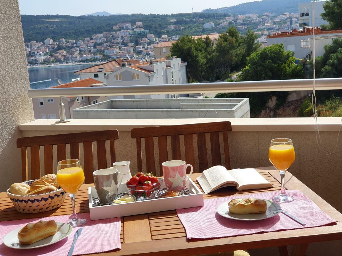 Apartment Tihana Trogir Buitenkant foto
